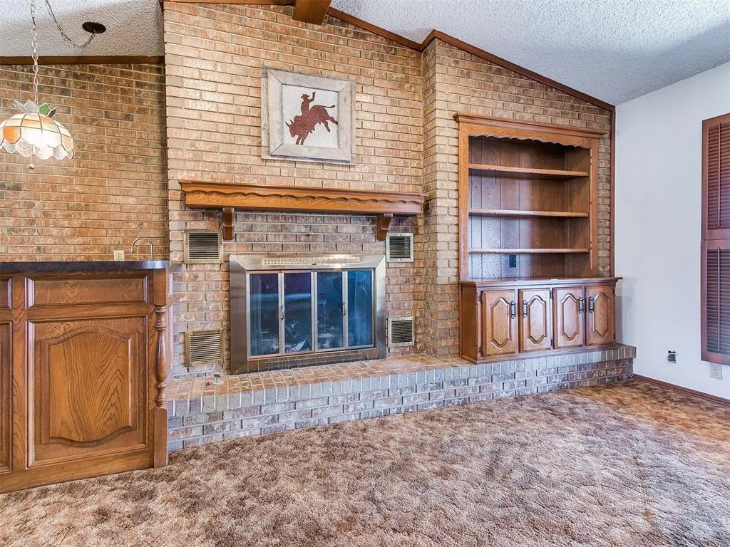 Photo 8 — 1615 Oak Lane, Oklahoma City, OK 73127
