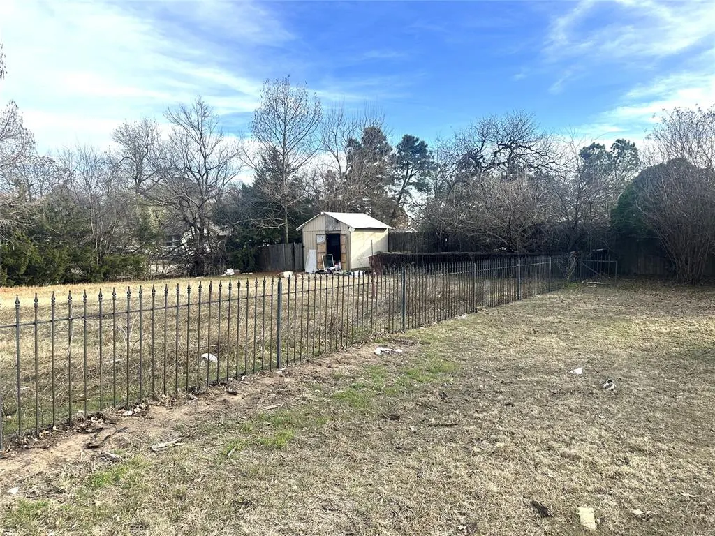 Photo 4 — 740 Manchester Lane, Oklahoma City, OK 73127