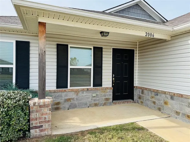 Photo 2 — 2006 S 15th Street, Broken Arrow, OK 74012