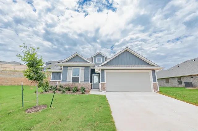 Photo 2 — 8233 Hazelwood Way, Edmond, OK 73034