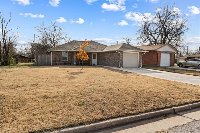Photo 2 — 340 NW 90th Street, Oklahoma City, OK 73114