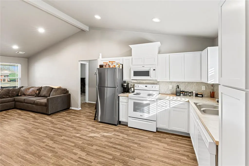 Photo 11 — 340 NW 90th Street, Oklahoma City, OK 73114