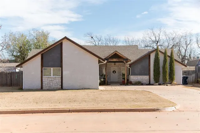 Photo 2 — 13508 Pinehurst Road, Oklahoma City, OK 73120