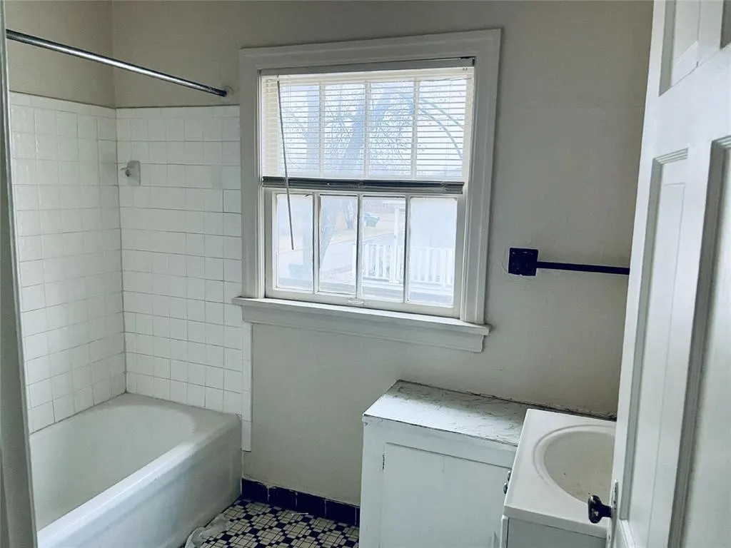 Photo 8 — 1802 Exchange Avenue, Oklahoma City, OK 73108