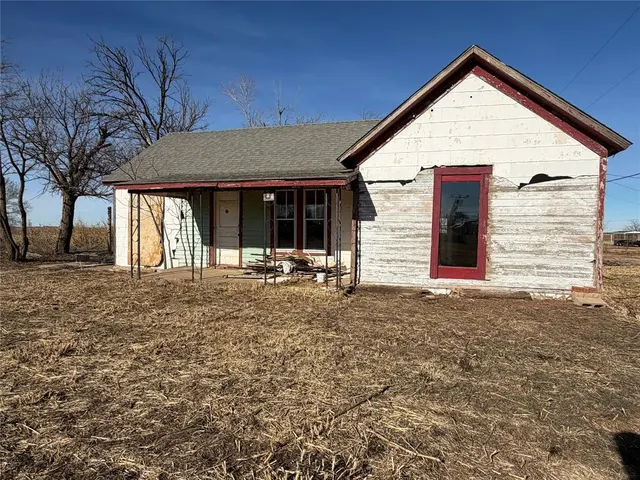 Photo 5 — 109 W 2nd Street, Custer City, OK 73639