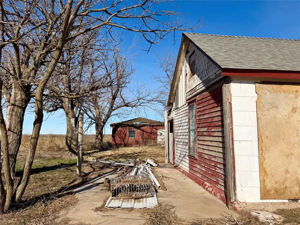 Photo 6 — 109 W 2nd Street, Custer City, OK 73639