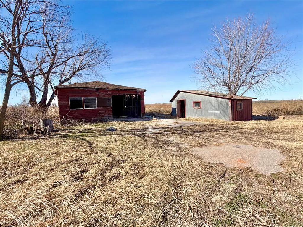 Photo 9 — 109 W 2nd Street, Custer City, OK 73639