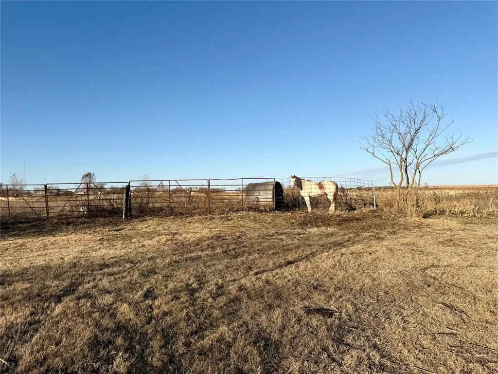 Photo 10 — 109 W 2nd Street, Custer City, OK 73639