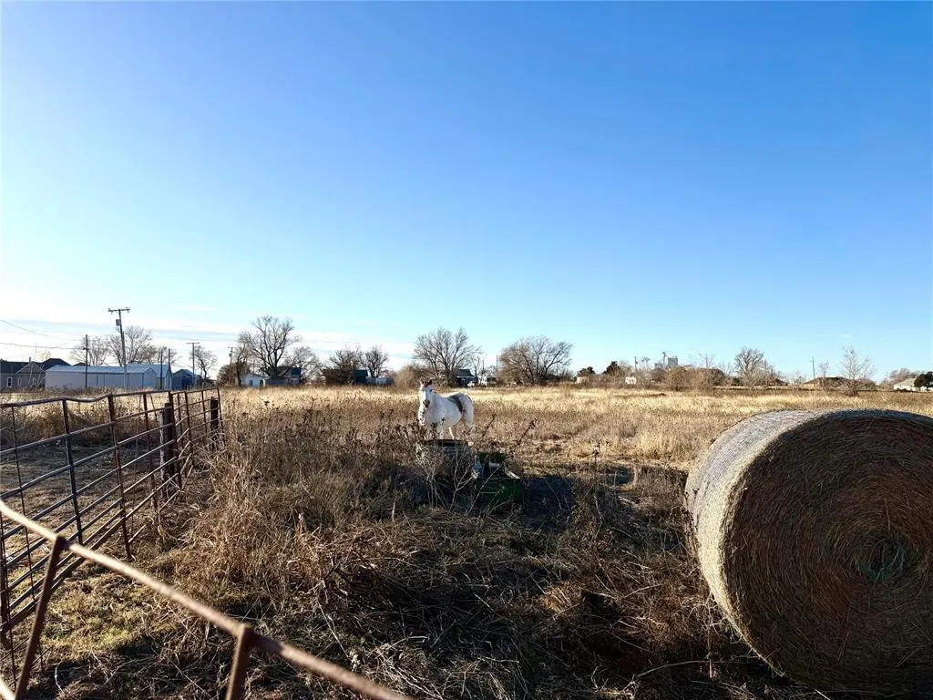 Photo 18 — 109 W 2nd Street, Custer City, OK 73639