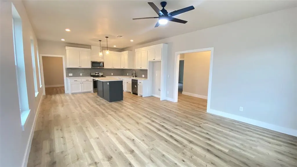 Photo 6 — 129 S 8th Street, McLoud, OK 74851
