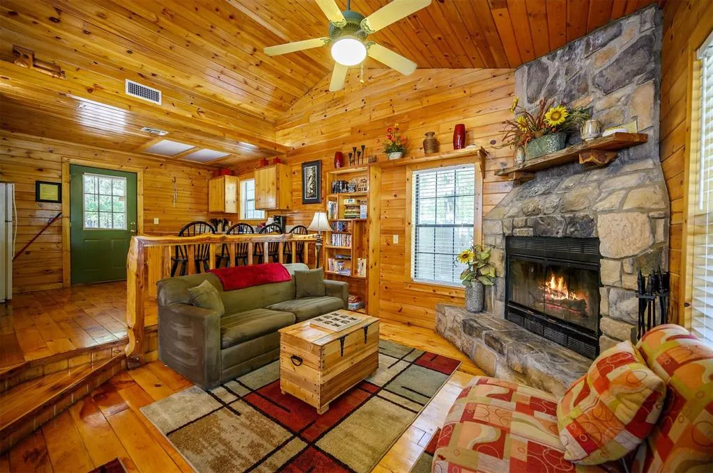 Photo 9 — 183 Pine Meadow Lane, Broken Bow, OK 74728