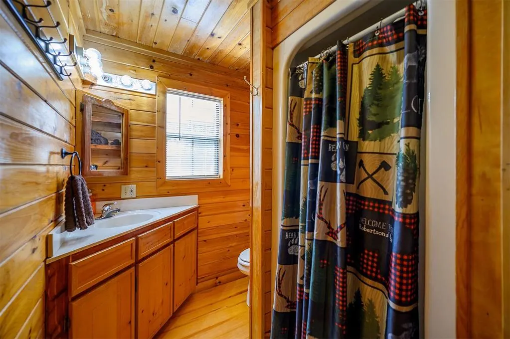 Photo 13 — 183 Pine Meadow Lane, Broken Bow, OK 74728