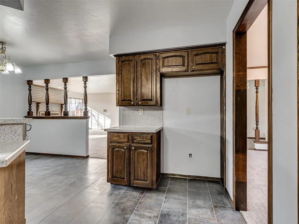 Photo 6 — 6104 Hummingbird Circle, El Reno, OK 73036