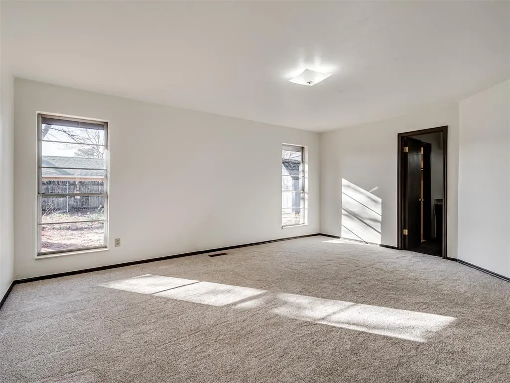 Photo 9 — 6104 Hummingbird Circle, El Reno, OK 73036