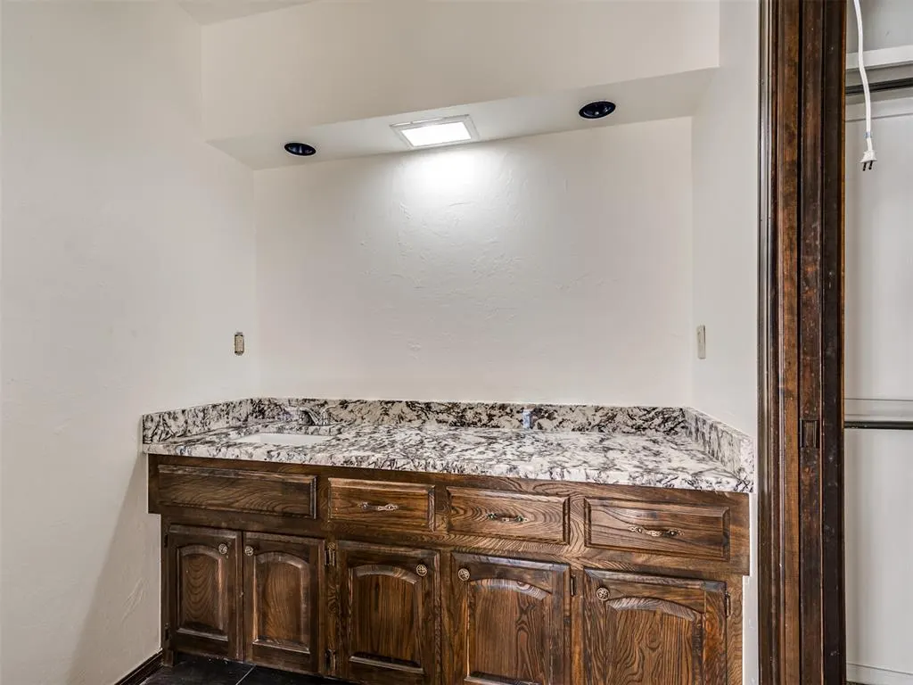 Photo 11 — 6104 Hummingbird Circle, El Reno, OK 73036
