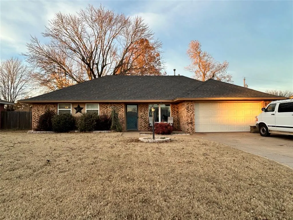 Front exterior — 1429 PINE Avenue, Weatherford, OK 73096