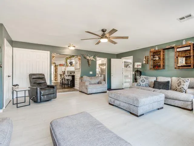 Photo 2 — 9920 Cottonwood Drive, Newalla, OK 74857