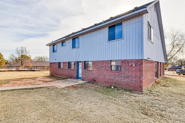 Photo 8 — 1027 Woodbrook Boulevard, Purcell, OK 73080
