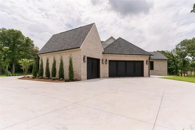 Photo 2 — 3005 Bee Hive Way, Jones, OK 73049
