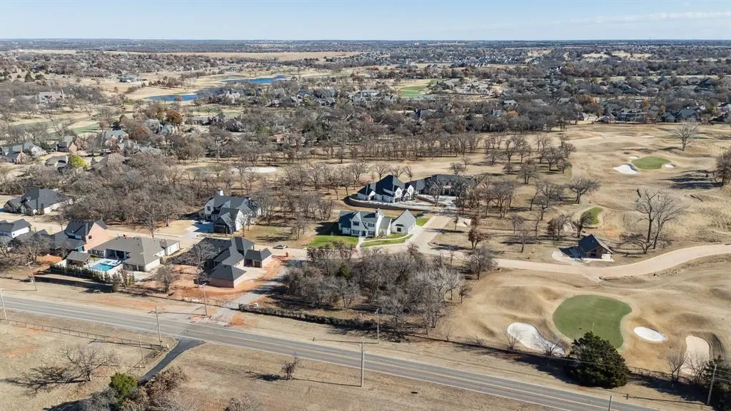 Photo 11 — 6101 Canopy Lane, Edmond, OK 73025