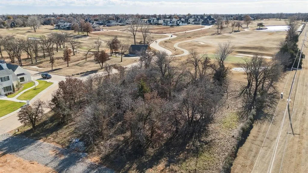 Photo 2 — 6133 Canopy Lane, Edmond, OK 73025