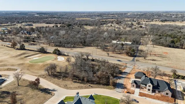Photo 4 — 6133 Canopy Lane, Edmond, OK 73025