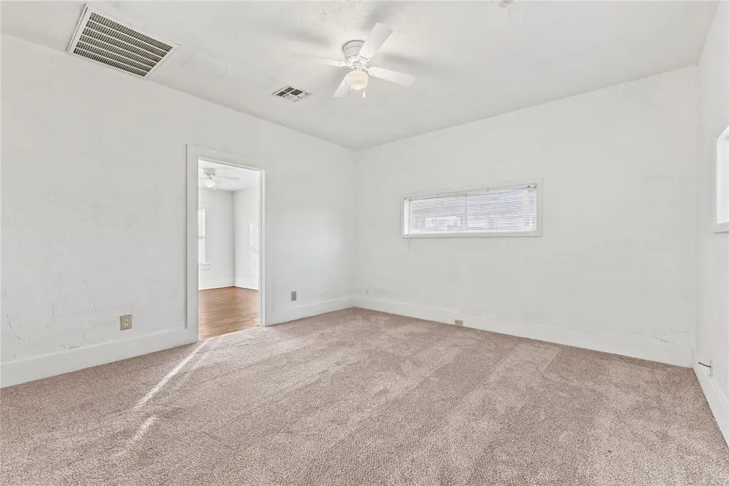 Photo 3 — 215 N 7th Street, Weatherford, OK 73096