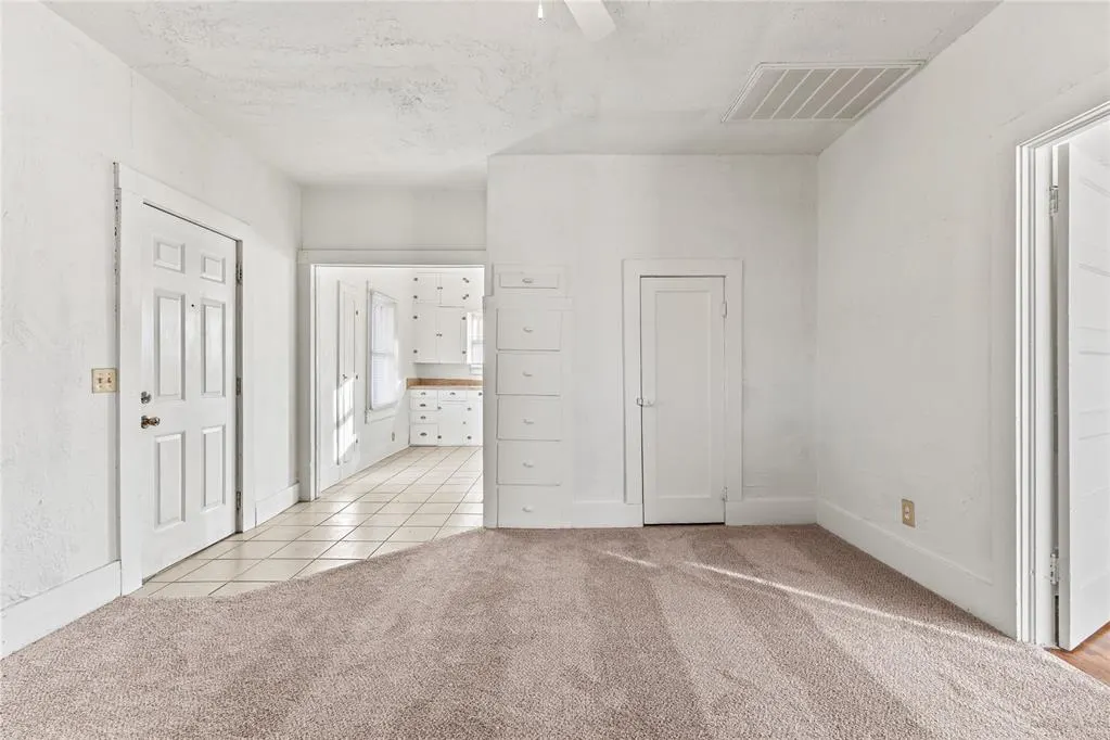 Photo 4 — 215 N 7th Street, Weatherford, OK 73096