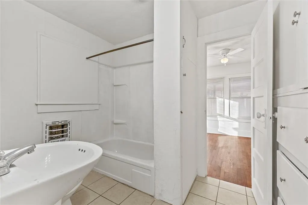 Photo 11 — 215 N 7th Street, Weatherford, OK 73096