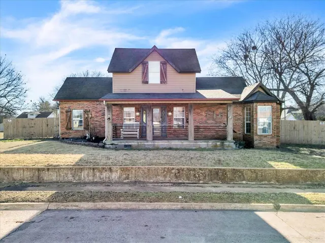 Front exterior — 402 E Main Street, Stroud, OK 74079