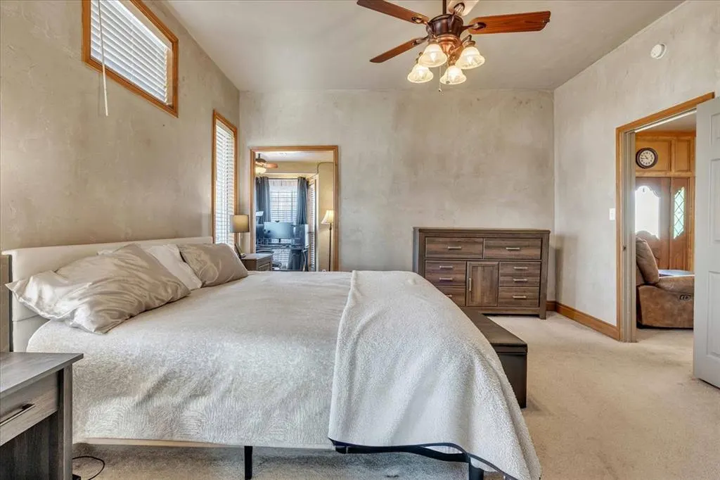 Photo 5 — 402 E Main Street, Stroud, OK 74079