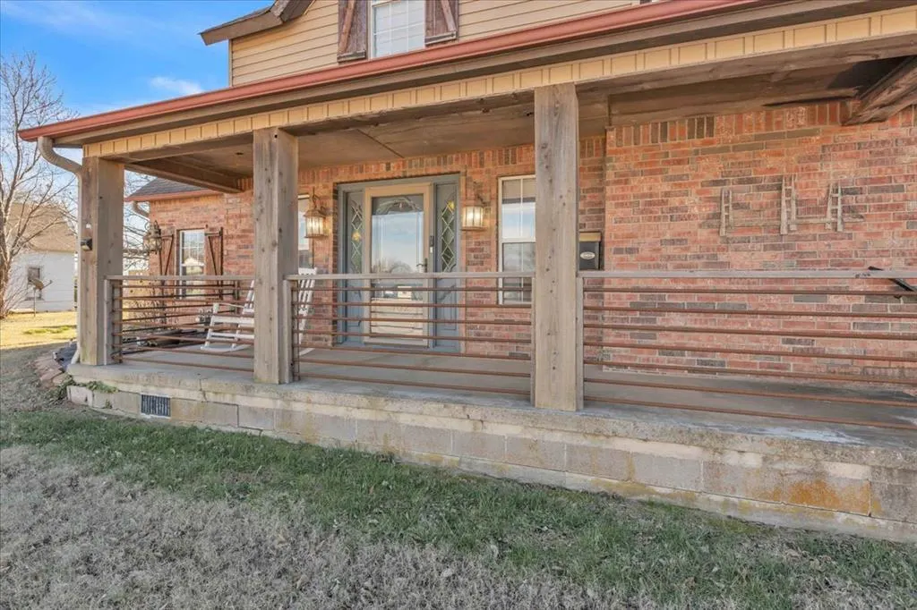 Photo 7 — 402 E Main Street, Stroud, OK 74079