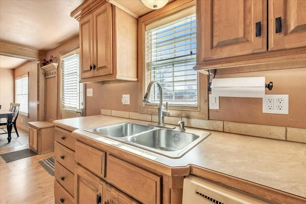 Photo 10 — 402 E Main Street, Stroud, OK 74079