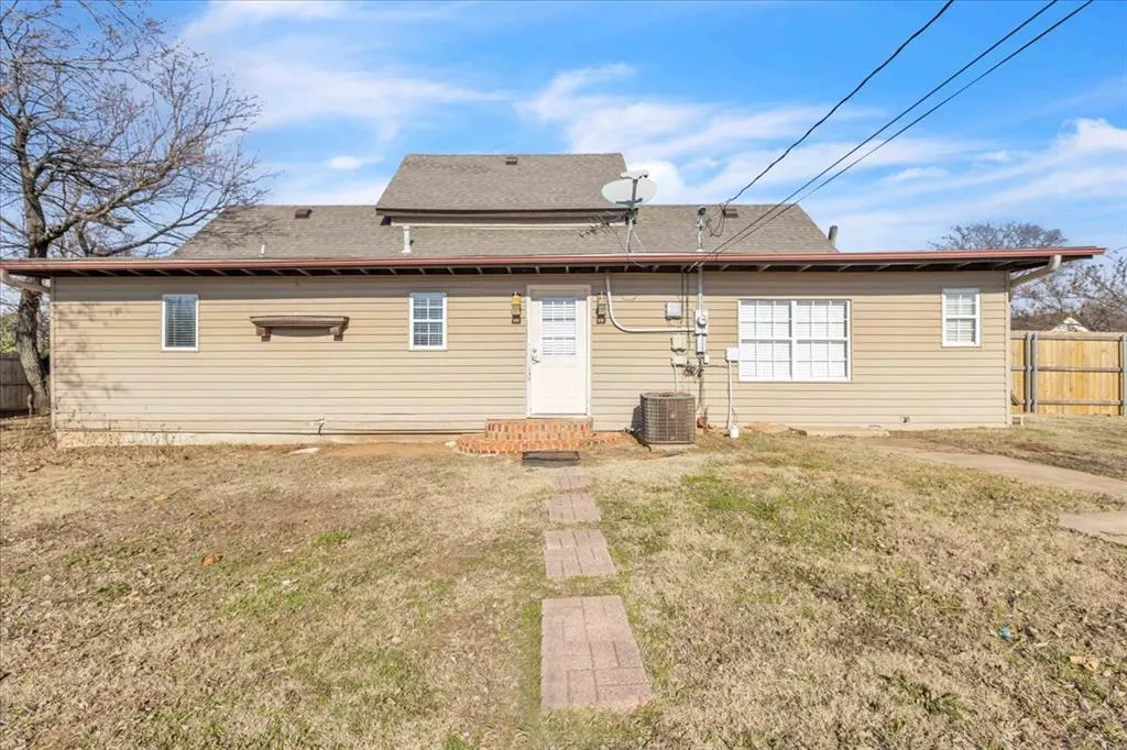 Photo 28 — 402 E Main Street, Stroud, OK 74079