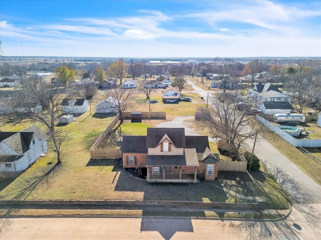 Photo 2 — 402 E Main Street, Stroud, OK 74079