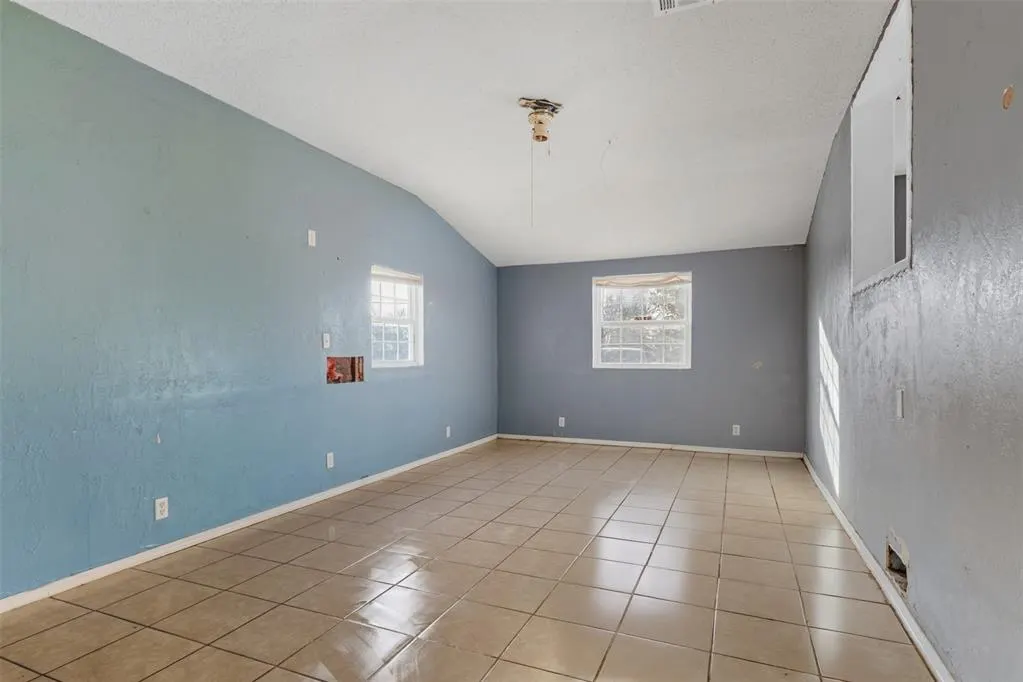Photo 18 — 2512 Donna Lane, Spencer, OK 73084