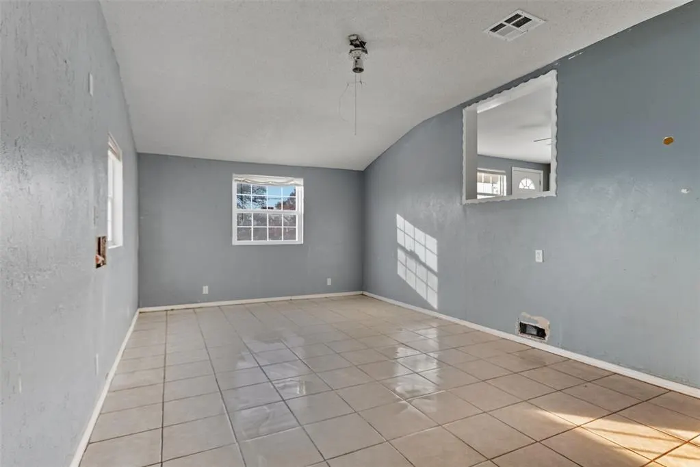 Photo 19 — 2512 Donna Lane, Spencer, OK 73084