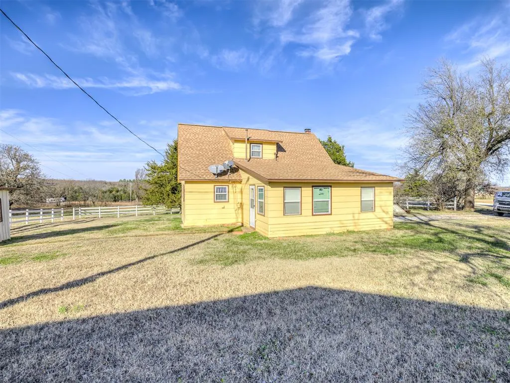 Photo 4 — 332939 E 1020 Road, Harrah, OK 73045