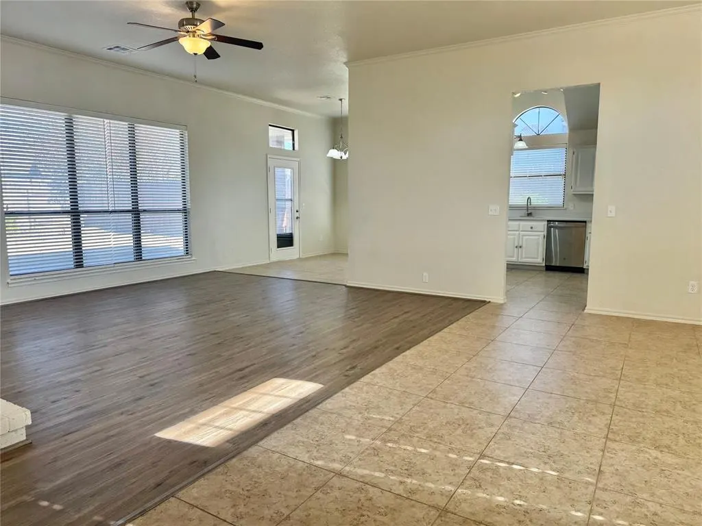 Photo 6 — 1913 Lois Lynn Lane, Edmond, OK 73003