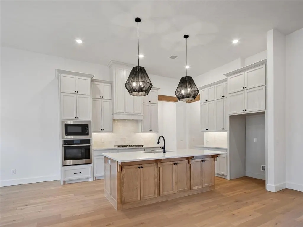 Photo 11 — 16304 Cypress Trails Drive, Oklahoma City, OK 73013