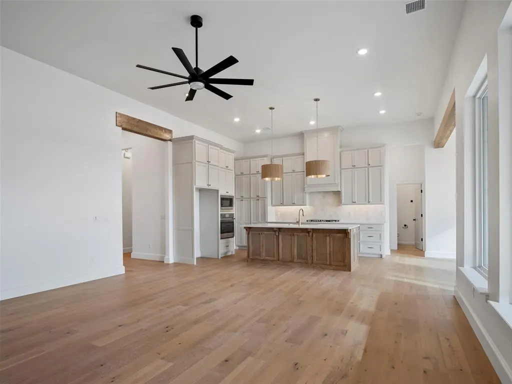 Photo 6 — 7812 NW 163rd Street, Oklahoma City, OK 73013