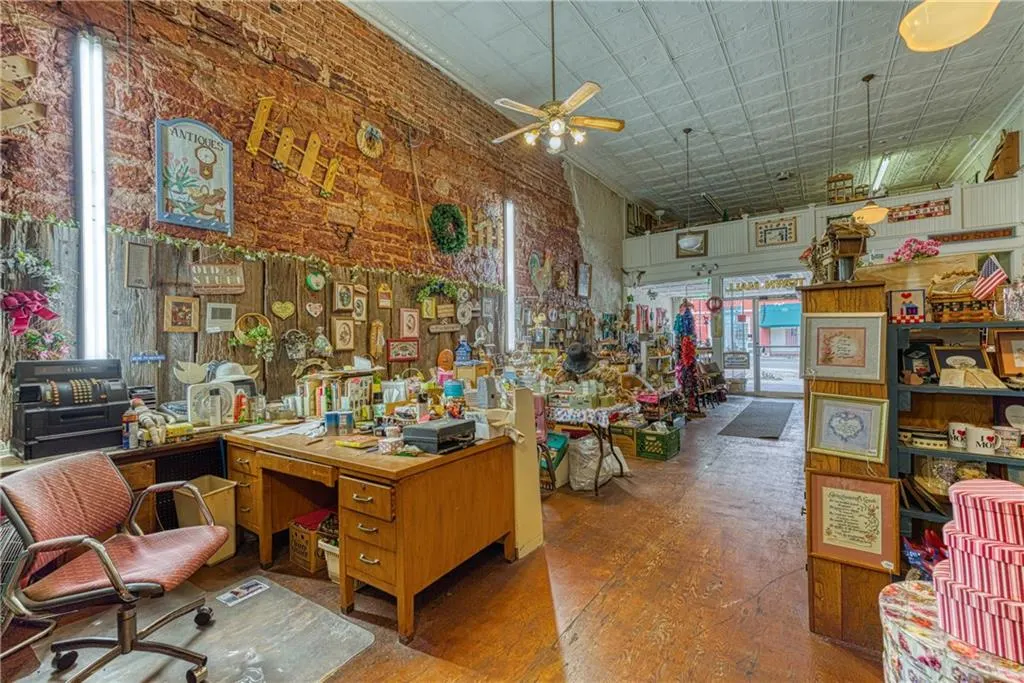 Photo 6 — 105 W Main Street, Sayre, OK 73662