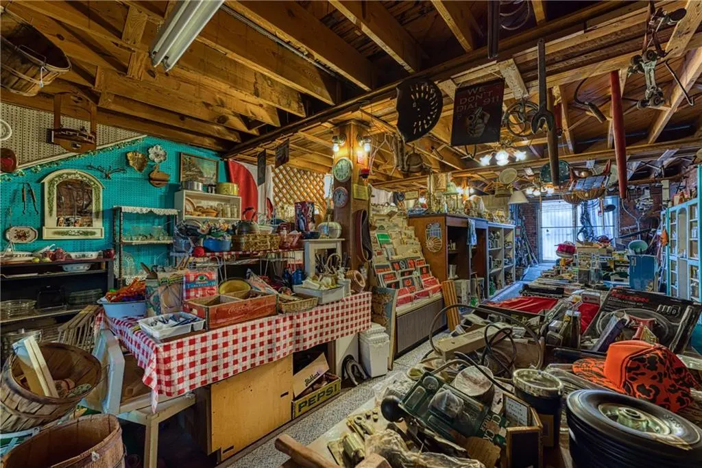 Photo 10 — 105 W Main Street, Sayre, OK 73662