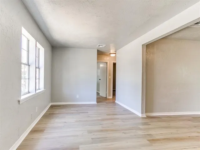 Photo 5 — 3220 NE 14th Place, Oklahoma City, OK 73117