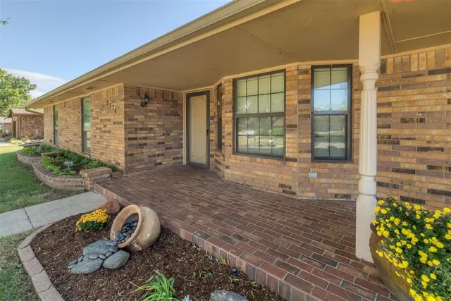Photo 2 — 8324 NW 118th Street, Oklahoma City, OK 73162