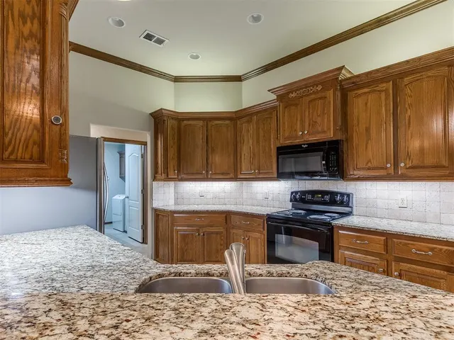 Photo 3 — 604 N Timber Road, Midwest City, OK 73130