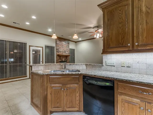 Photo 5 — 604 N Timber Road, Midwest City, OK 73130