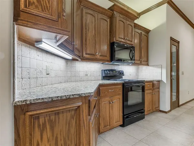 Photo 8 — 604 N Timber Road, Midwest City, OK 73130