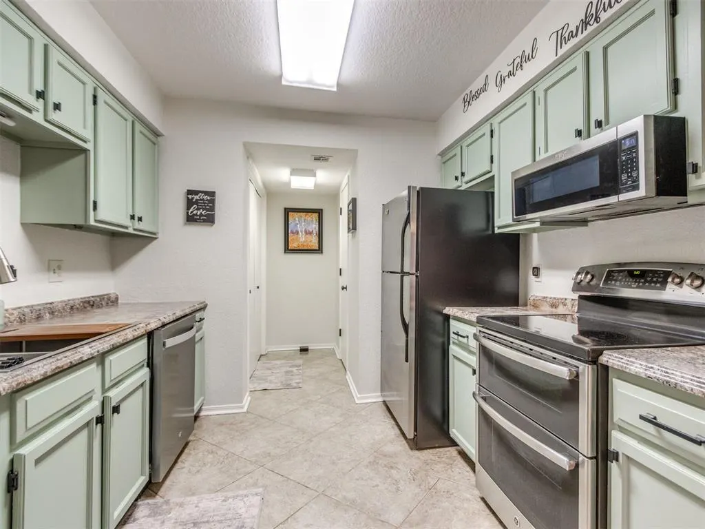 Photo 2 — 11401 Springhollow Road 104, Oklahoma City, OK 73120