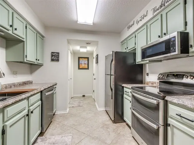 Photo 2 — 11401 Springhollow Road 104, Oklahoma City, OK 73120